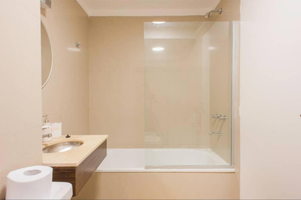 Luminosos Loft En Recoleta 2 Cuadras Del Subte Apartment บัวโนสไอเรส ภายนอก รูปภาพ